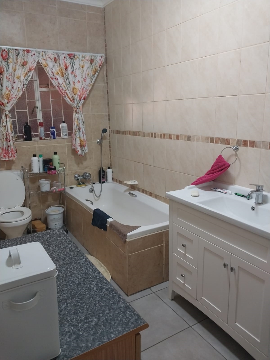 3 Bedroom Property for Sale in Kuruman Northern Cape